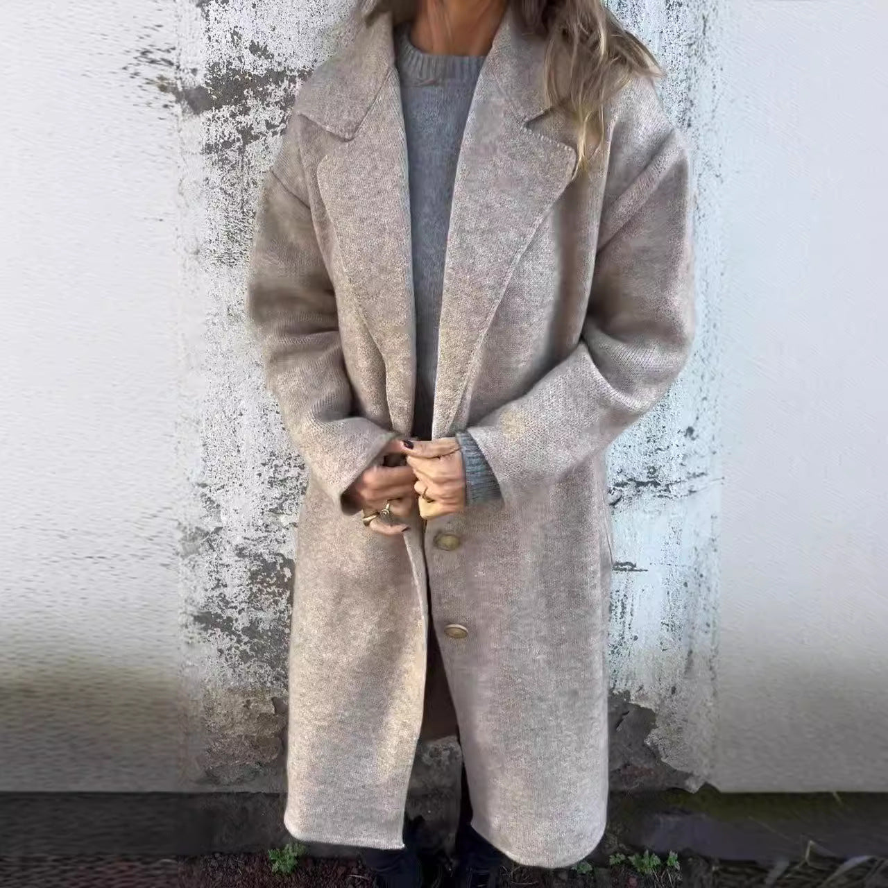 Damen Wollmantel mit modernem Schnitt und großen Knopfdetails Stalluxe