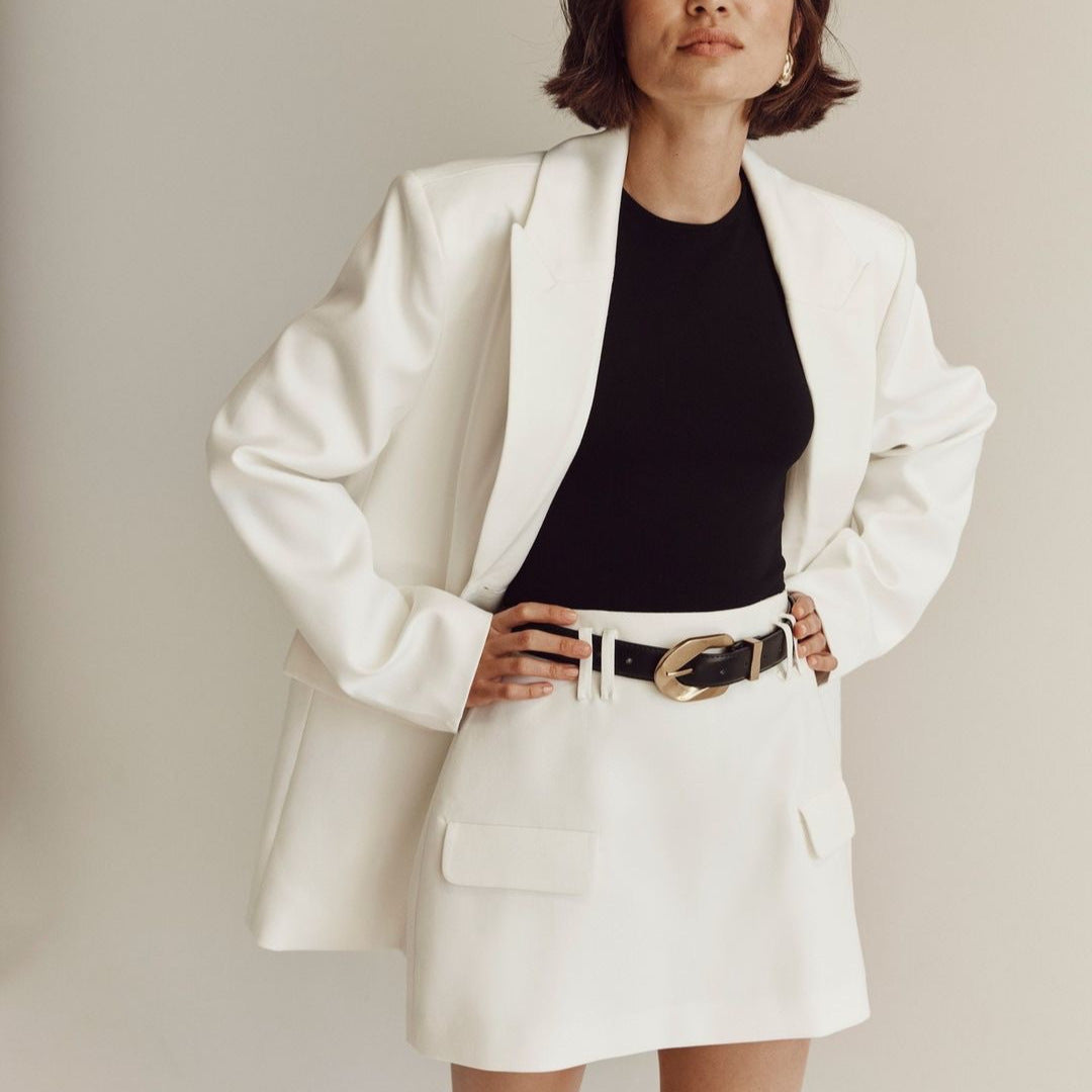 Damen eleganter Blazer mit tailliertem Schnitt und praktischen Taschen Stalluxe