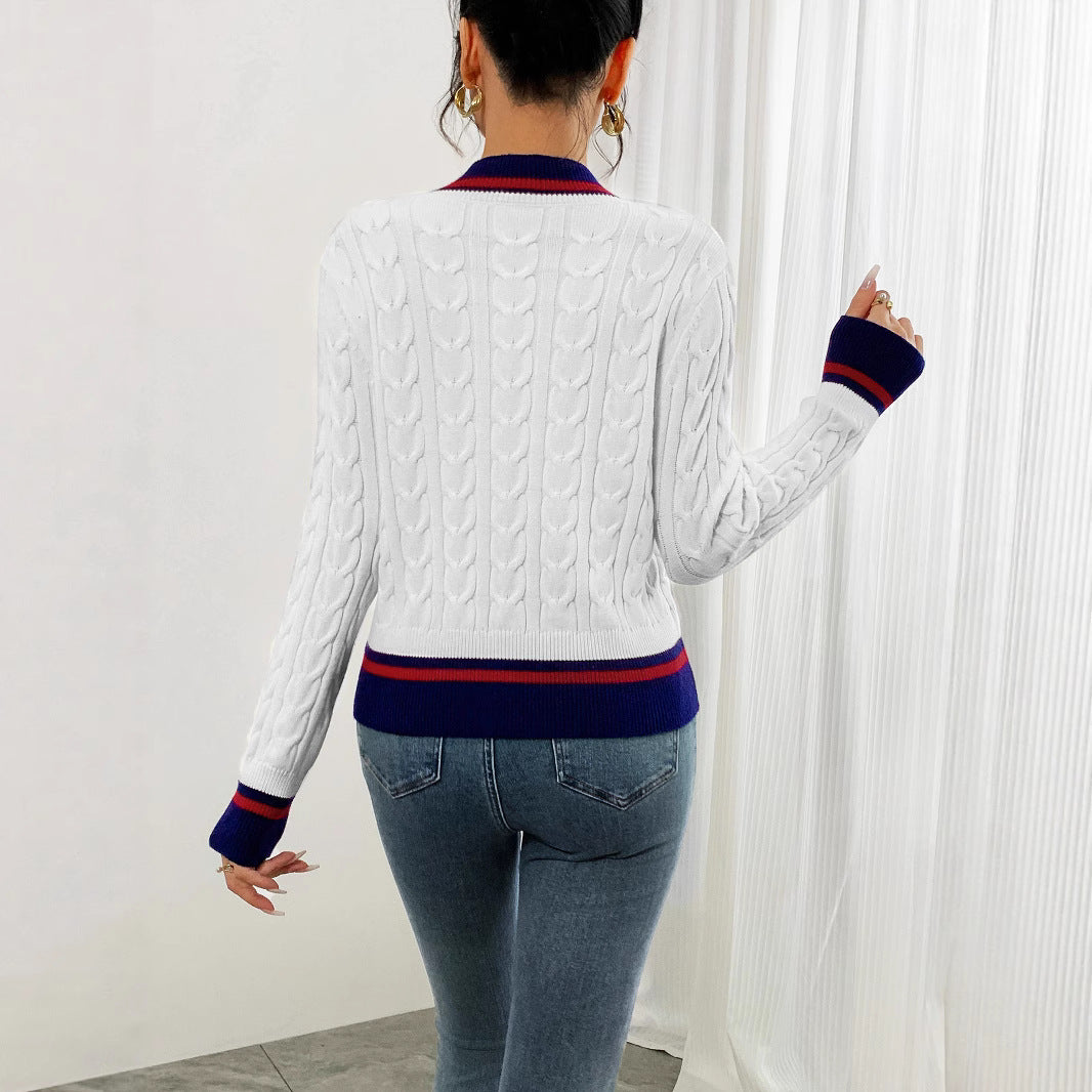 Damen Strickjacke mit klassischen Zopfmuster und kontrastierenden Akzenten Stalluxe