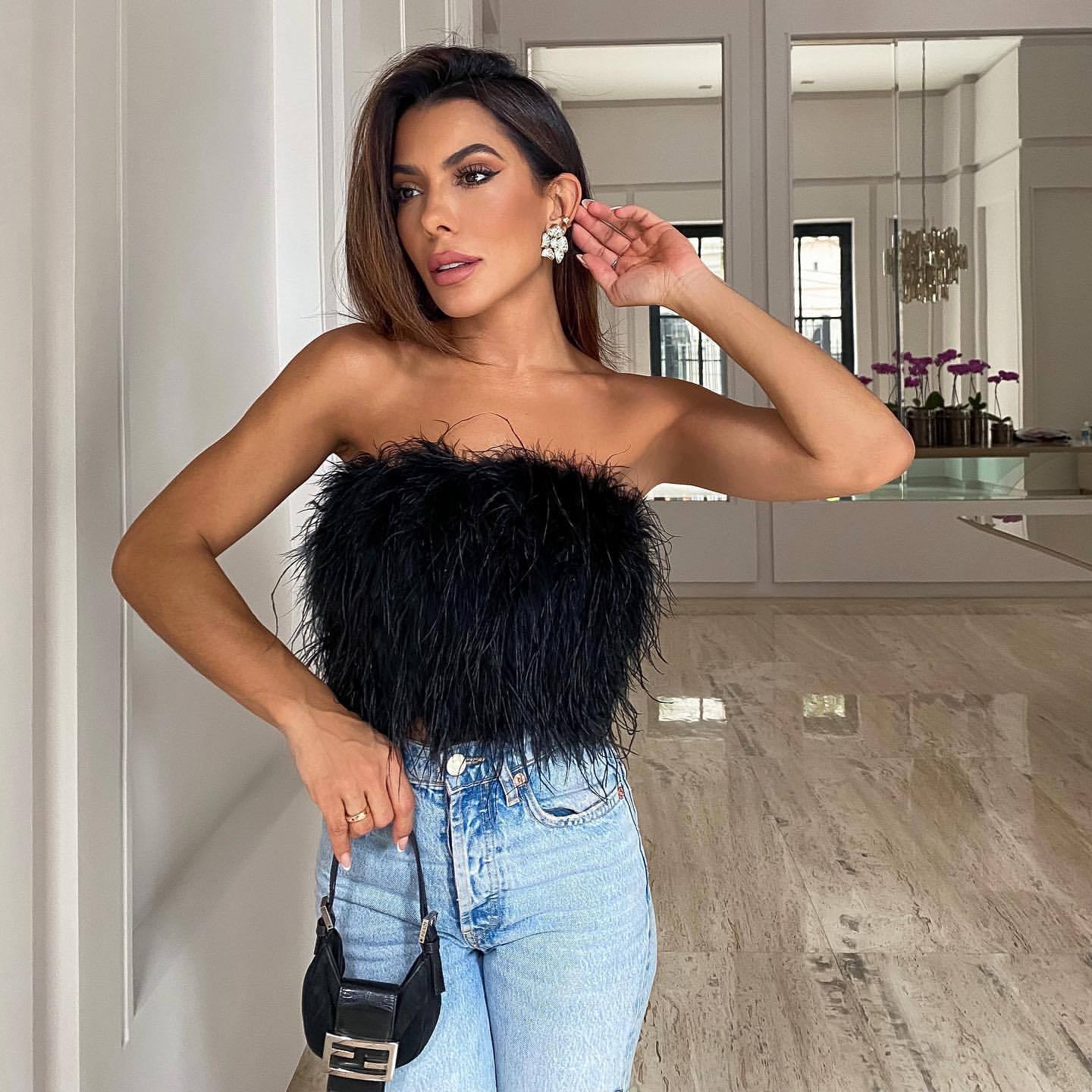 Damen Modische Top mit aufregendem Federn und schulterfreiem Design Stalluxe