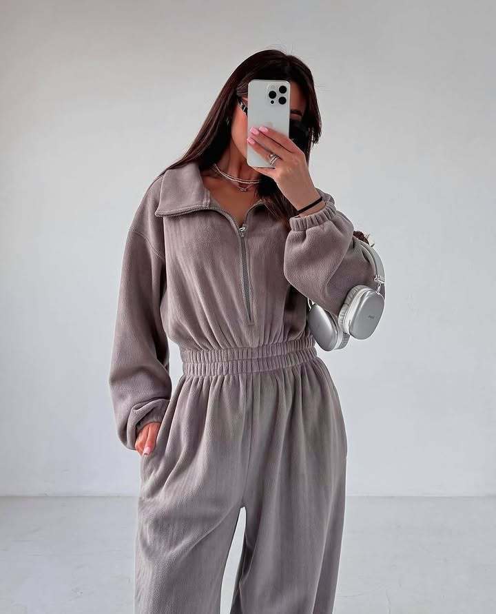 Damen Fleece-Jumpsuit mit hohem Kragen und elastischem Bund Stalluxe