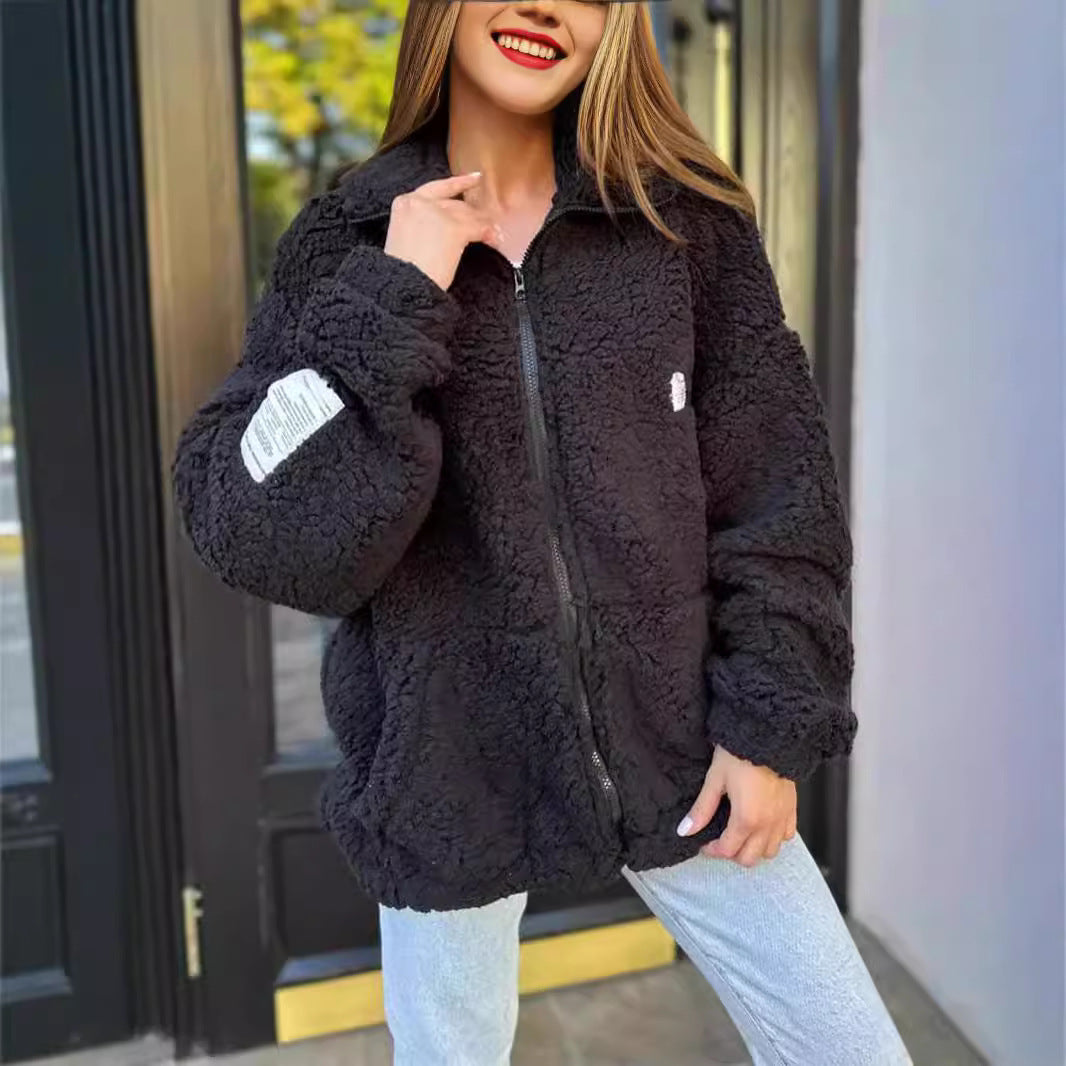Damen Kuschelige Fleecejacke mit praktischen Taschen und hohen Kragen Stalluxe