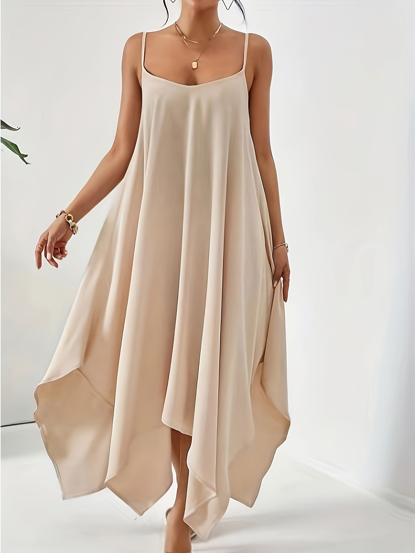 Damen Luftiges Spaghettiträger-Kleid mit asymmetrischem Saum und weichem Stoff Stalluxe