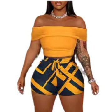 Damen Stylisches Off-Shoulder Oberteil mit gemusterter Shorts Stalluxe