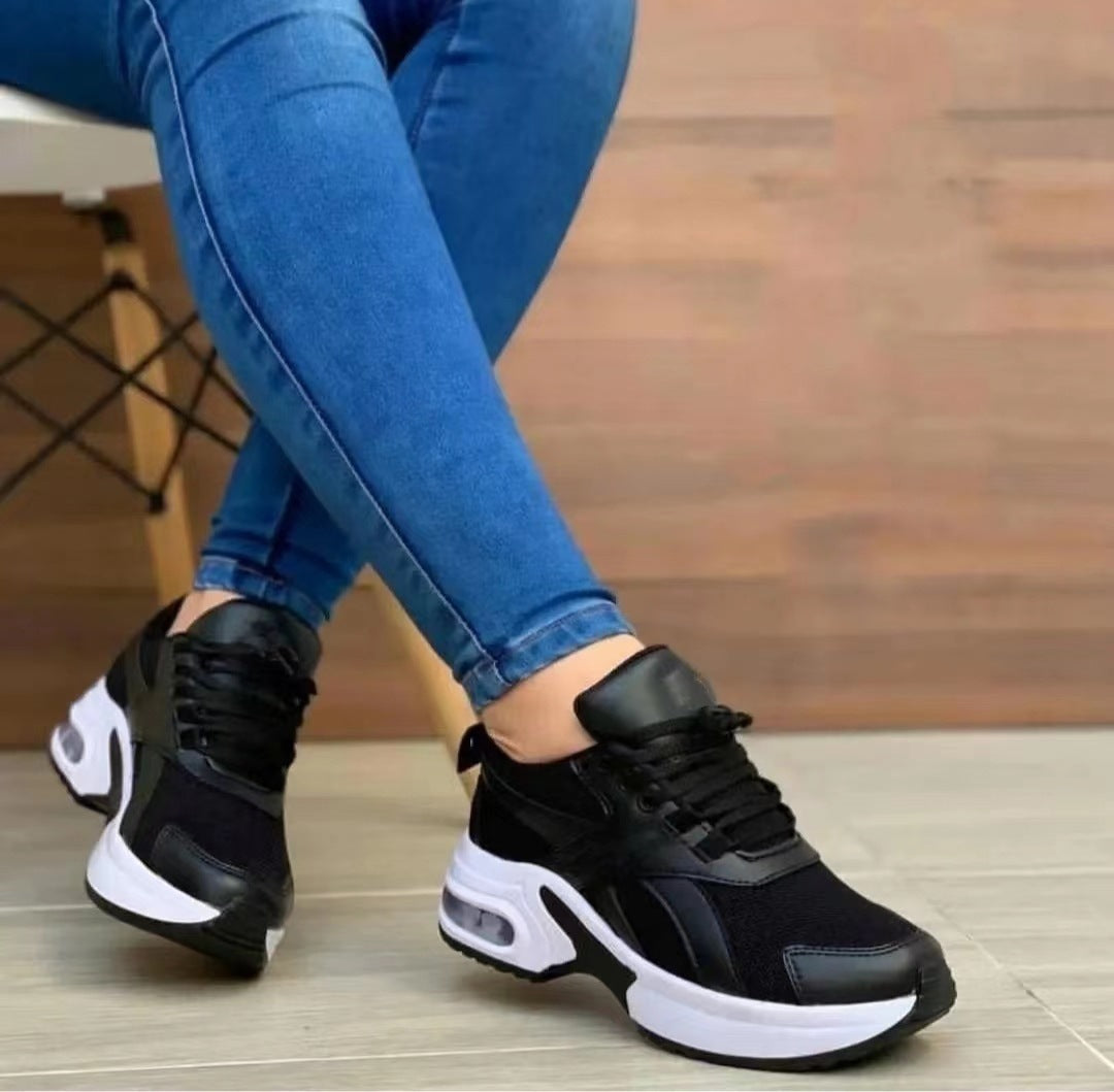Damen Sportliche Luft-Dämpfungs Sneakers mit modernem Design Stalluxe