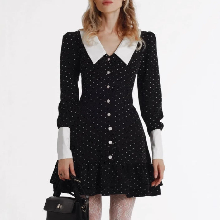 Damen Minikleid mit klassischen Kontrastkragen und Rüschendetails Stalluxe