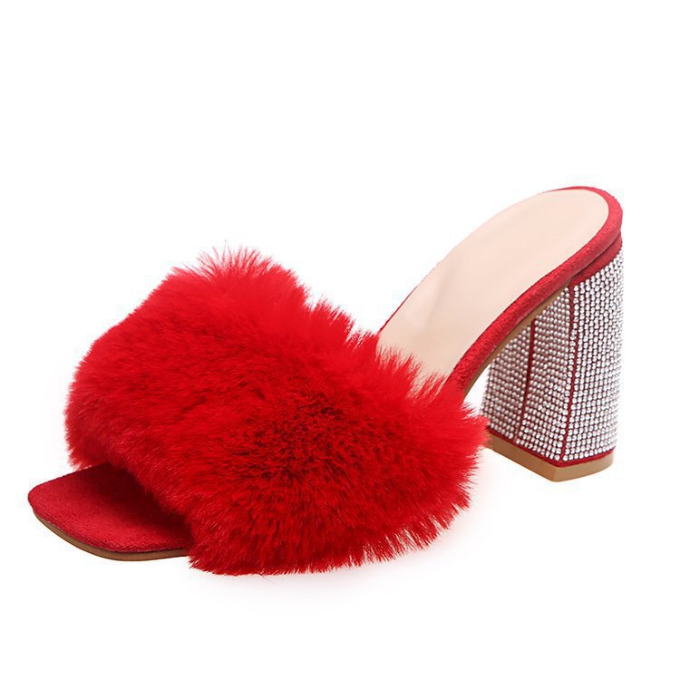 Damen Glamouröse Mules mit kuscheligem Kunstfell und glitzerndem Absatz Stalluxe