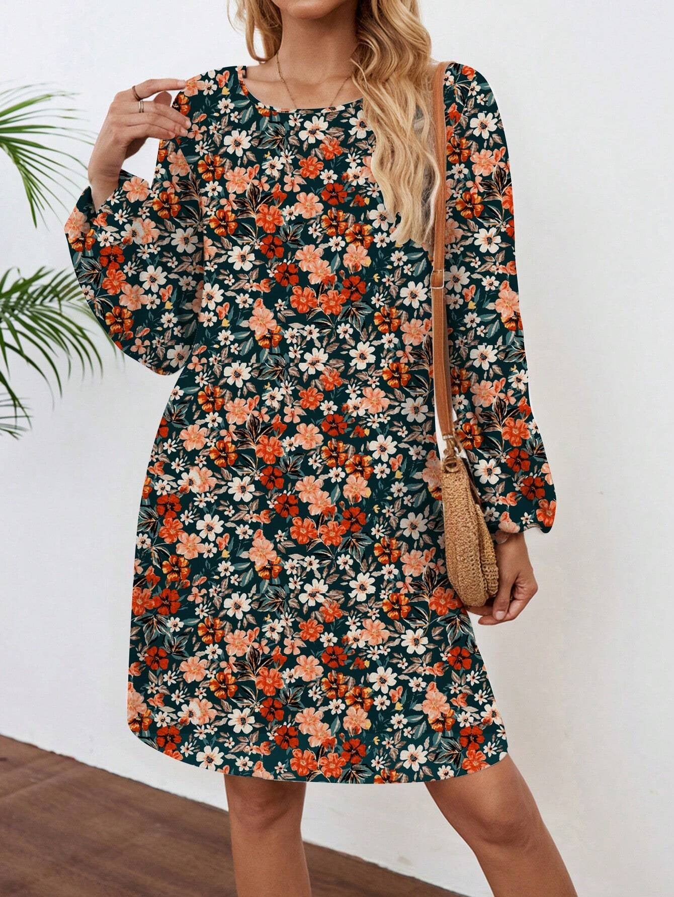 Damen Freizeitkleid im lässigen Schnitt mit floralen Akzenten Stalluxe
