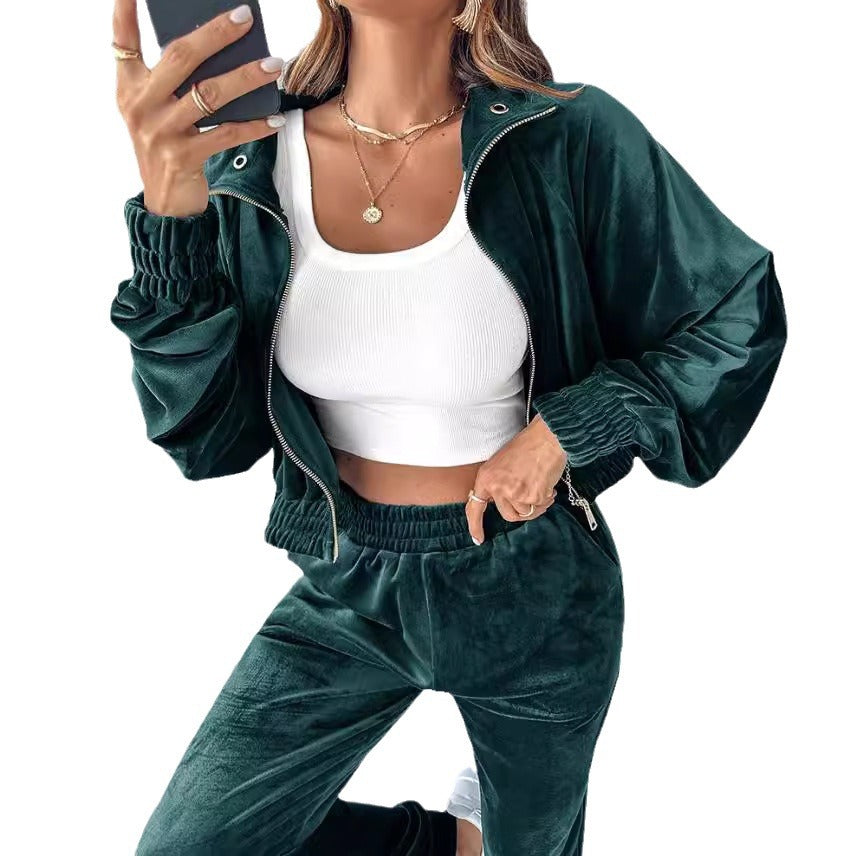 Damen Sportliches Set aus hochwertigem Samt mit cropped Jacke und bequemen Pants Stalluxe