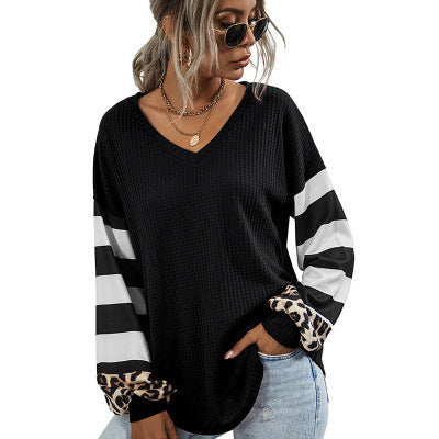 Damen modischer V-Ausschnitt Pullover mit gestreiften Ärmeln und Leopardenmuster Stalluxe