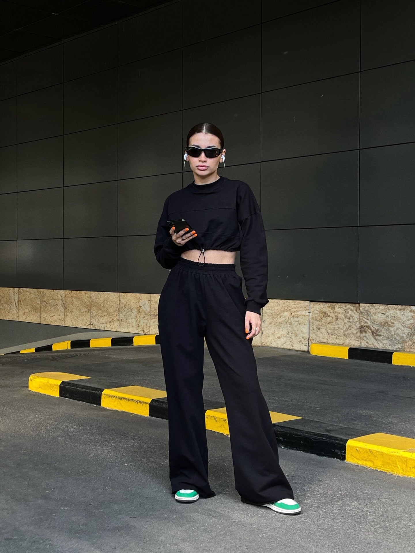 Damen urbaner Schnitt Sweatpants mit lässigem Cropped Oberteil Stalluxe