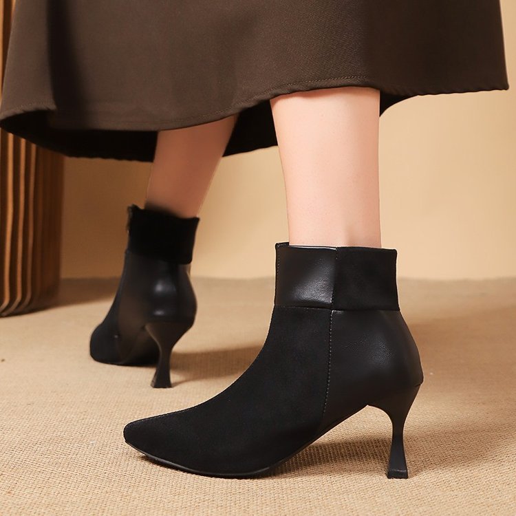 Damen Elegante Stiefeletten mit schickem Blockabsatz und modischen Details Stalluxe