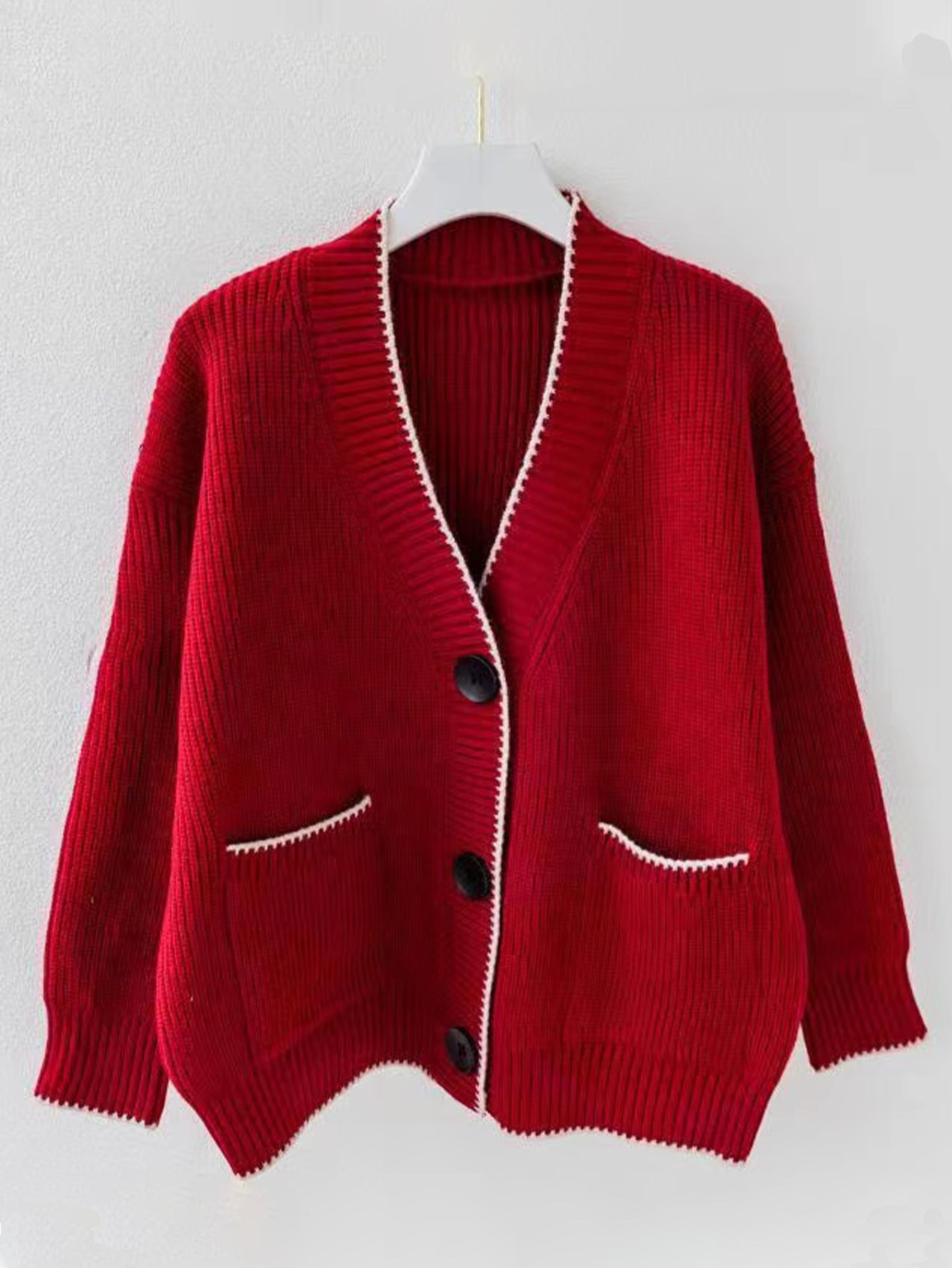 Damen Grobstrickcardigan mit tiefem V-Ausschnitt und praktischen Taschen Stalluxe