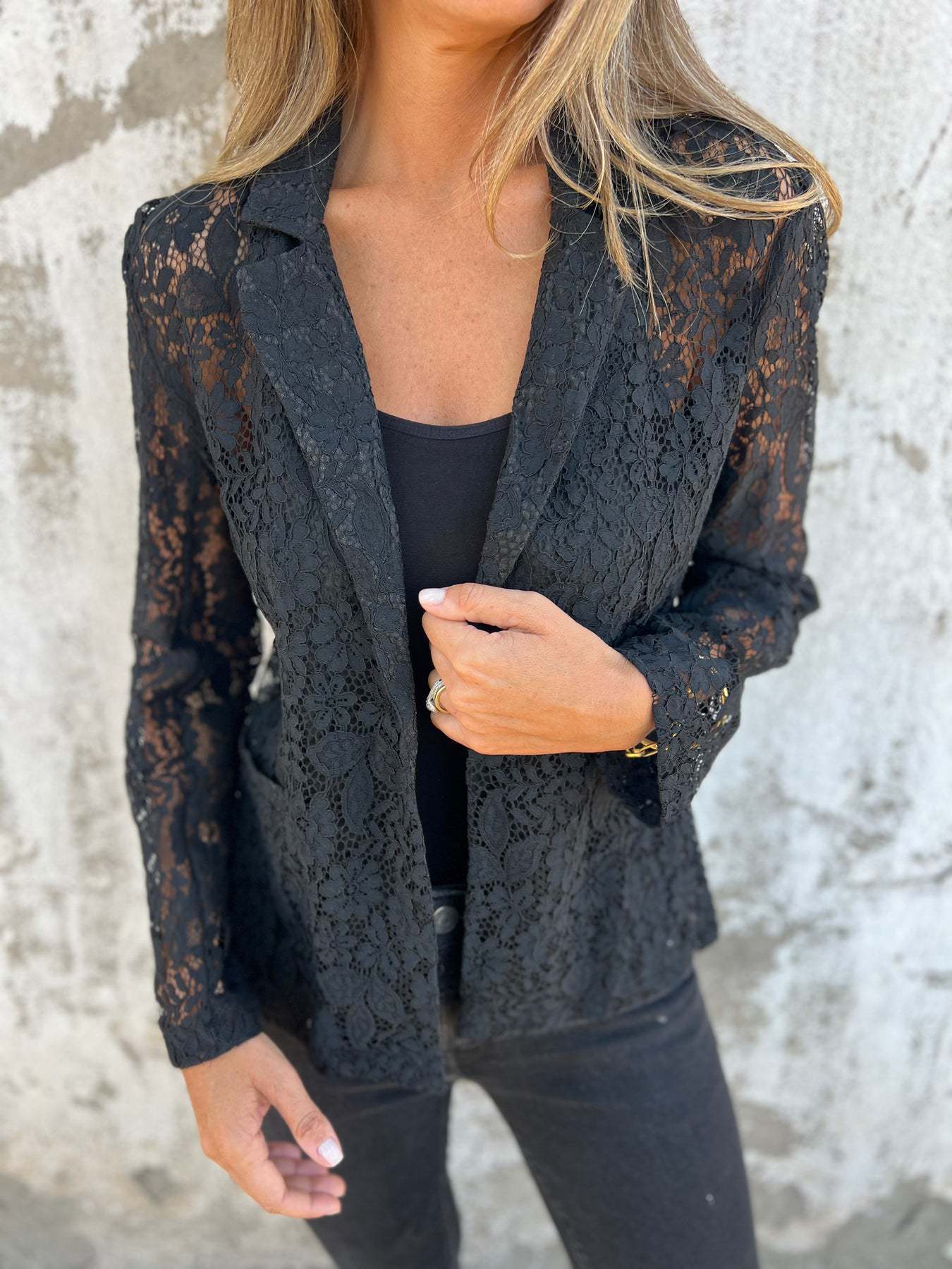 Damen Transparente Spitzenjacke mit elegantem Schnitt Stalluxe
