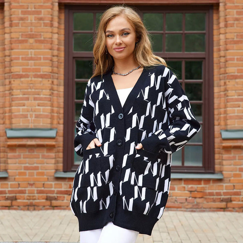 Damen modischer Strickmantel mit kontrastierenden Mustern und praktischen Taschen Stalluxe