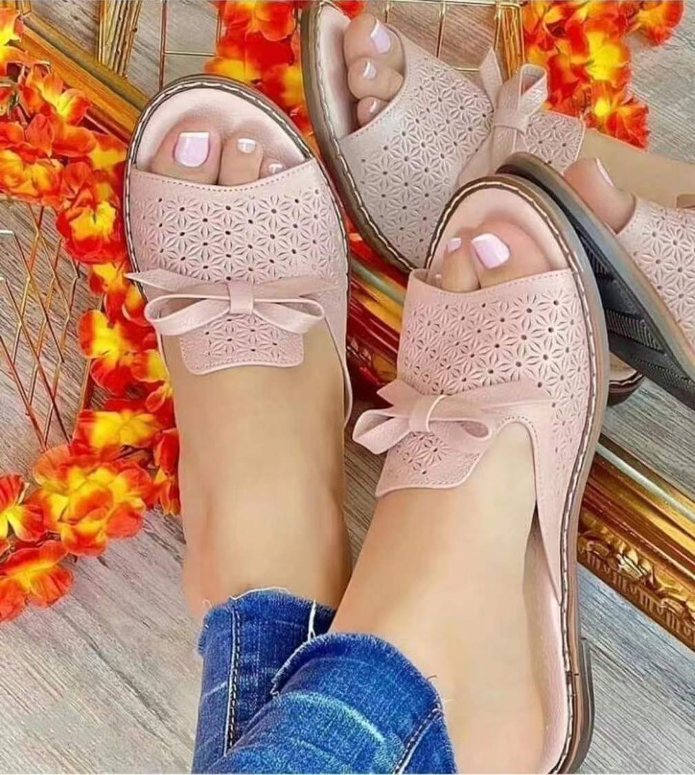 Damen trendige Zehentrenner-Sandalen mit floralem Muster und dekorativem Schleifen-Detail Stalluxe