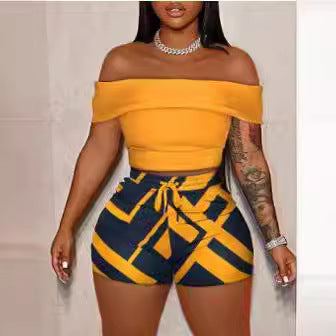 Damen Stylisches Off-Shoulder Oberteil mit gemusterter Shorts Stalluxe