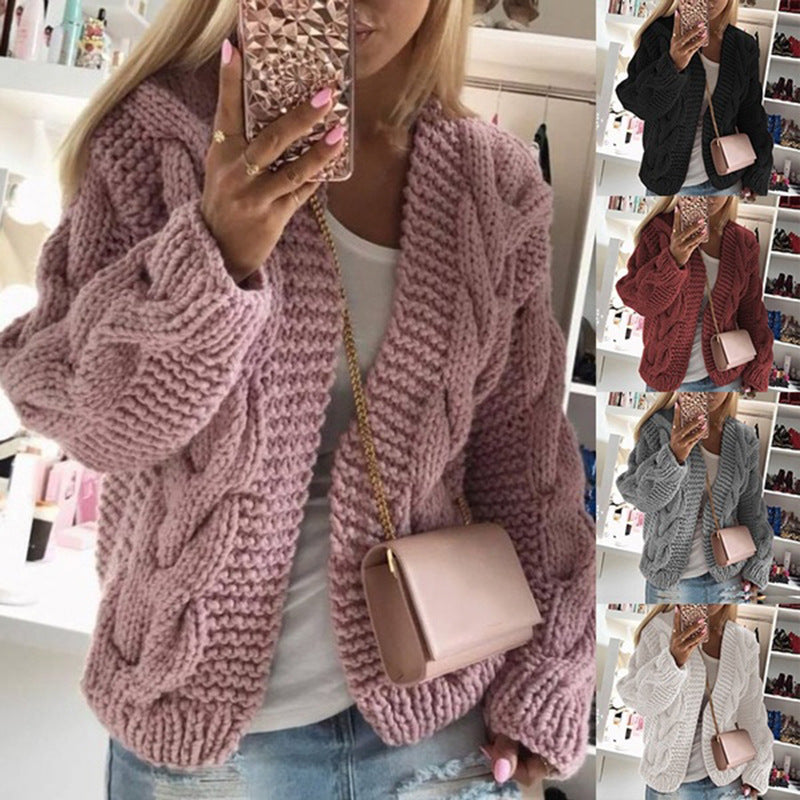 Damen Strickjacke mit auffälligem Zopfdesign und oversized Schnitt Stalluxe