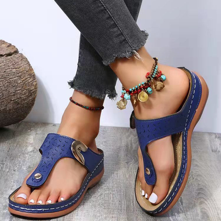 Damen Fußbett-Sandalen mit modischem Riemen und detailverliebtem Design Stalluxe