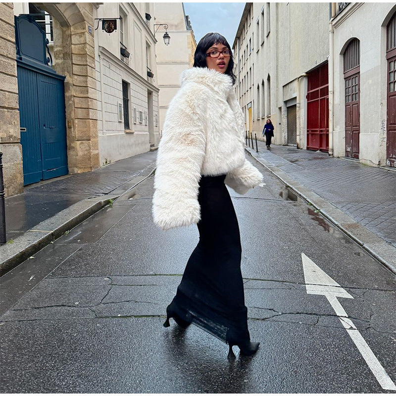 Damen Flauschige Kurzjacke mit voluminösen Ärmeln Stalluxe