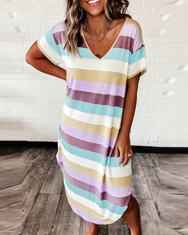 Damen lässiges Viskosekleid im gestreiften Design mit tiefem V-Ausschnitt Stalluxe
