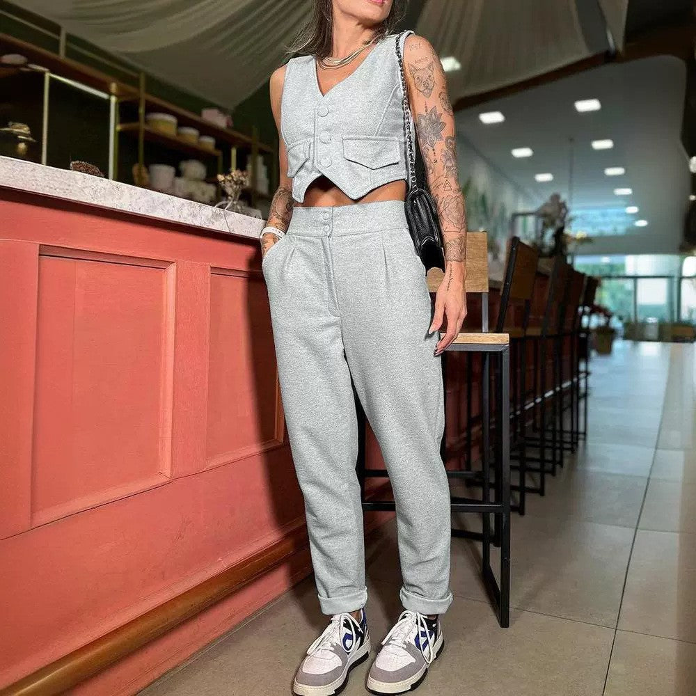 Damen Zweiteiler mit trendy Cut-Out und Knopfdetails Stalluxe