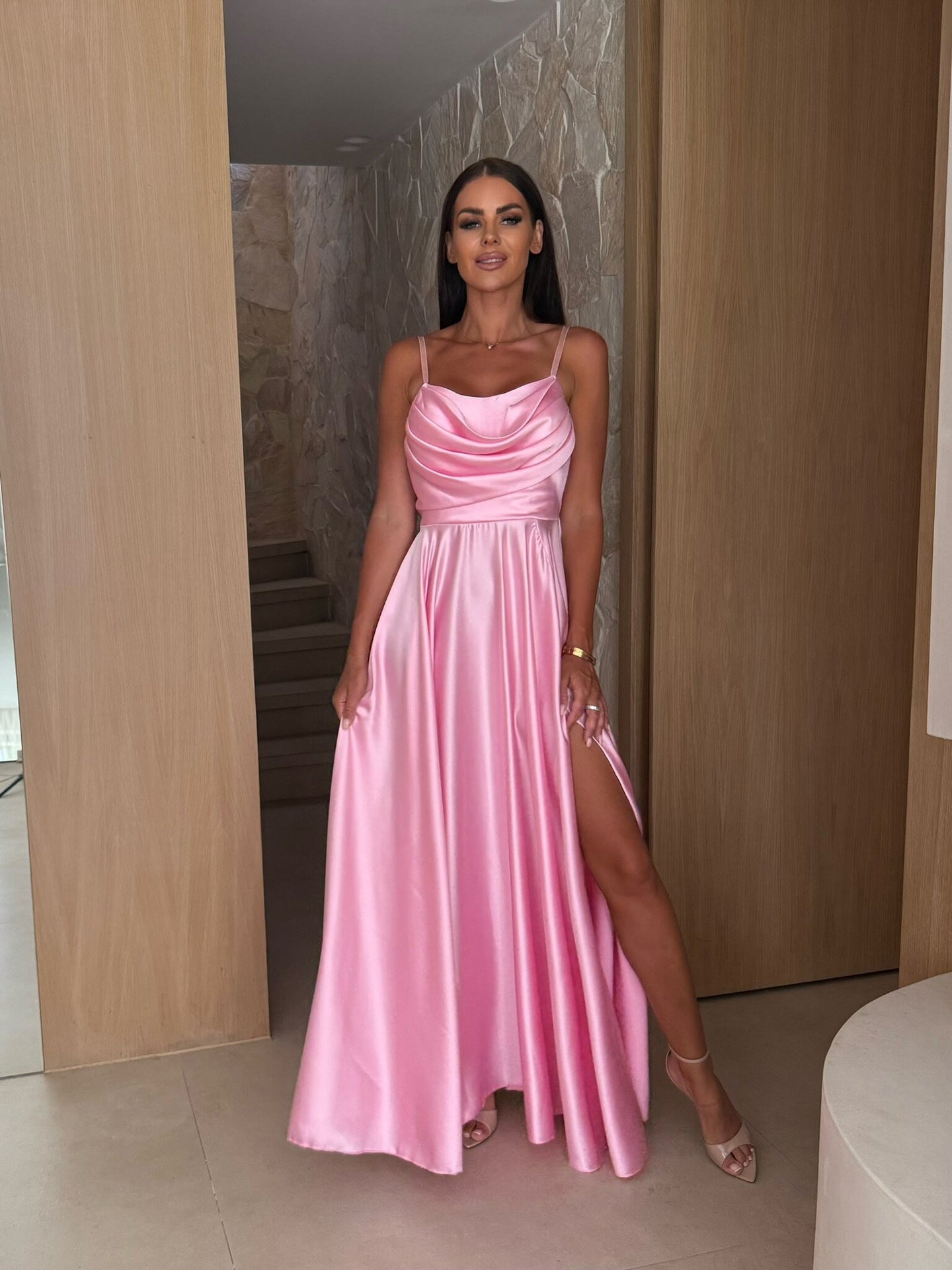 Damen Elegantes Abendkleid mit fließendem Schnitt und seitlichem Schlitz Stalluxe
