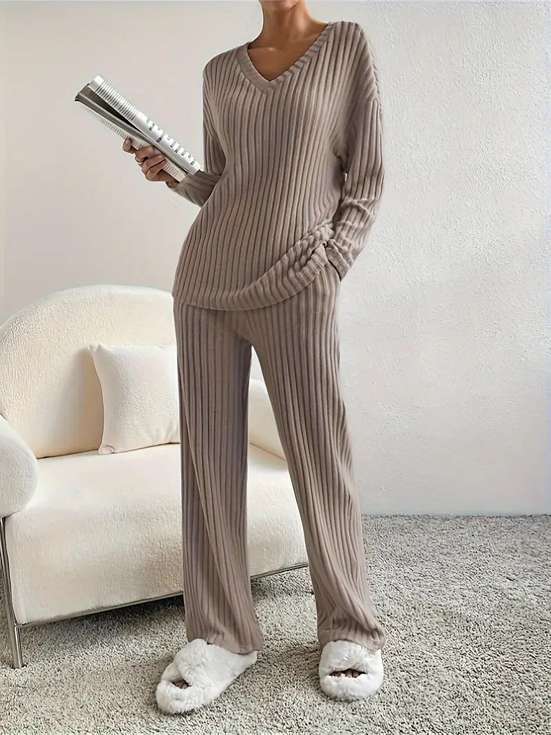 Damen modischer Strickanzug mit V-Ausschnitt und seitlicher Taillierung Stalluxe