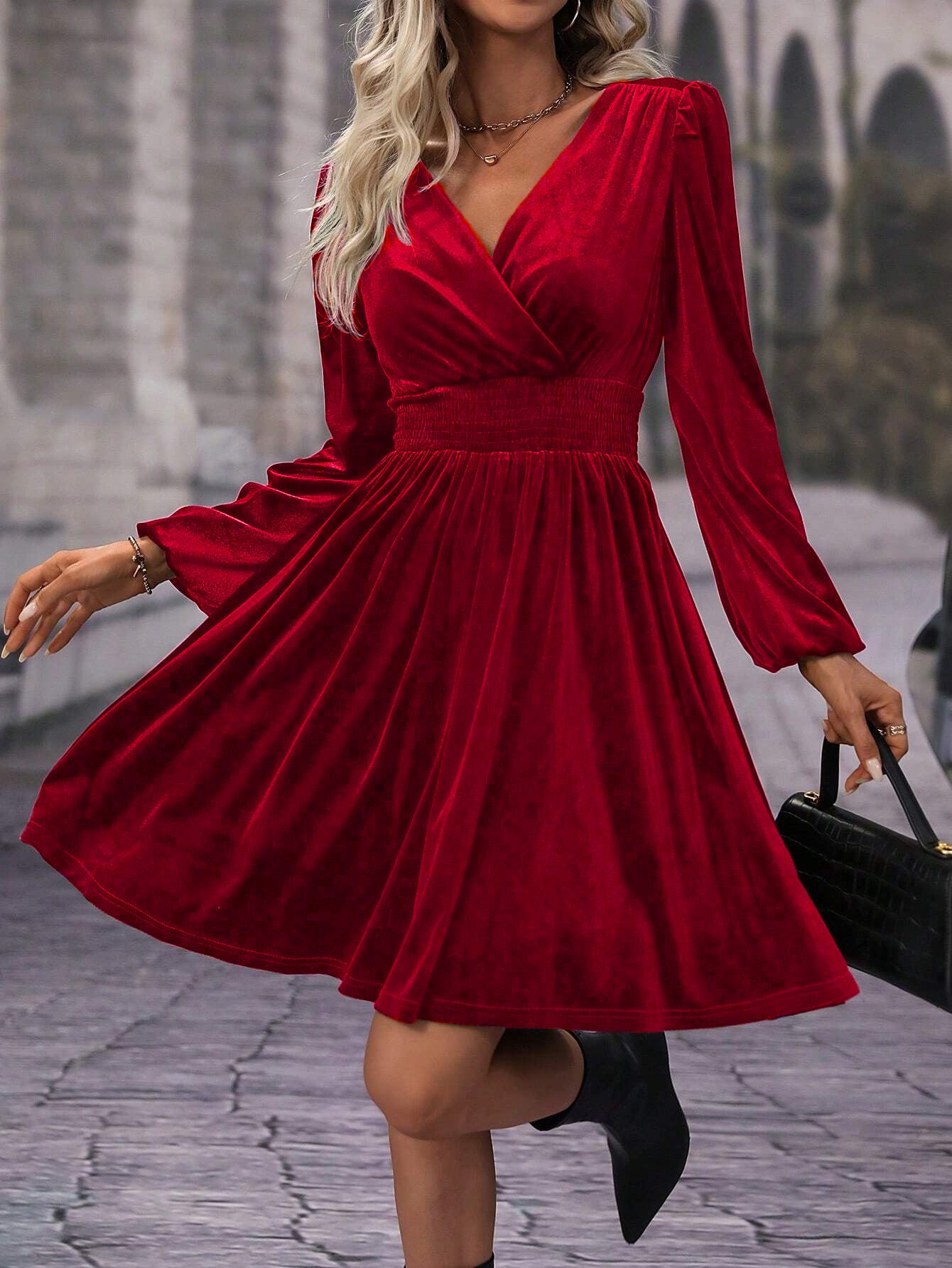 Damen Skaterkleid mit eleganten Raffung und V-Ausschnitt Stalluxe Rot