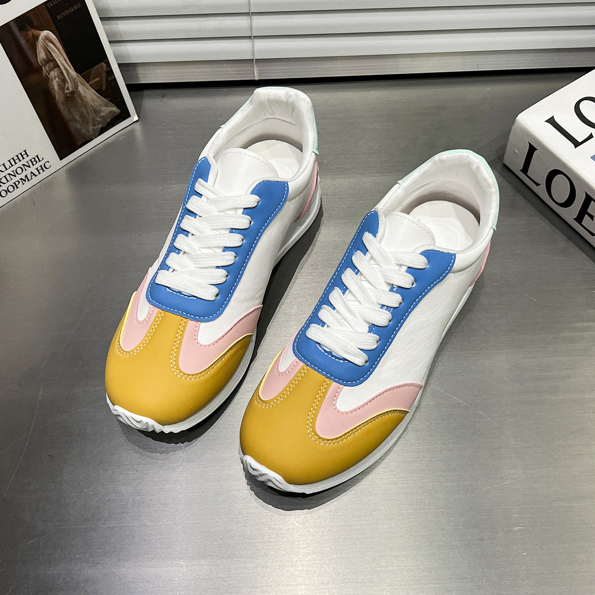 Damen modische Sneakers mit bunten Akzenten und atmungsaktivem Obermaterial Stalluxe