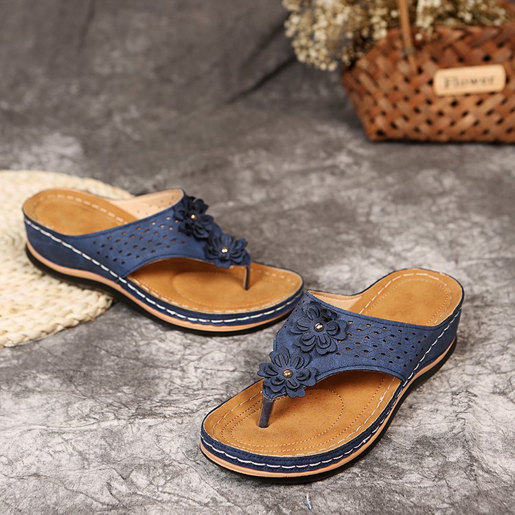 Damen Zehentrenner-Sandalen mit luftiger Oberflächenstruktur und floralem Design Stalluxe