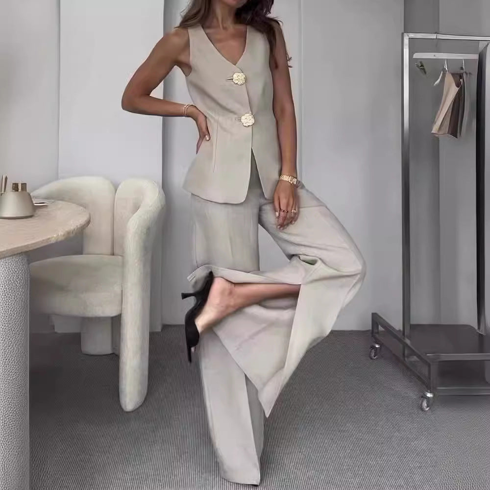 Damen Anzug mit Tailored Schnitt und eleganter Knopfdetaillierung Stalluxe