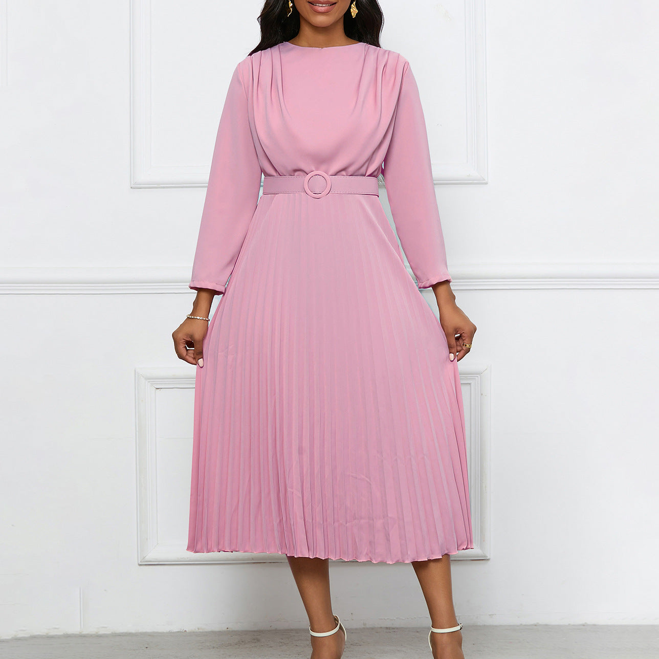Damen Plisseekleid mit elegantem V-Ausschnitt und Gürtel Stalluxe