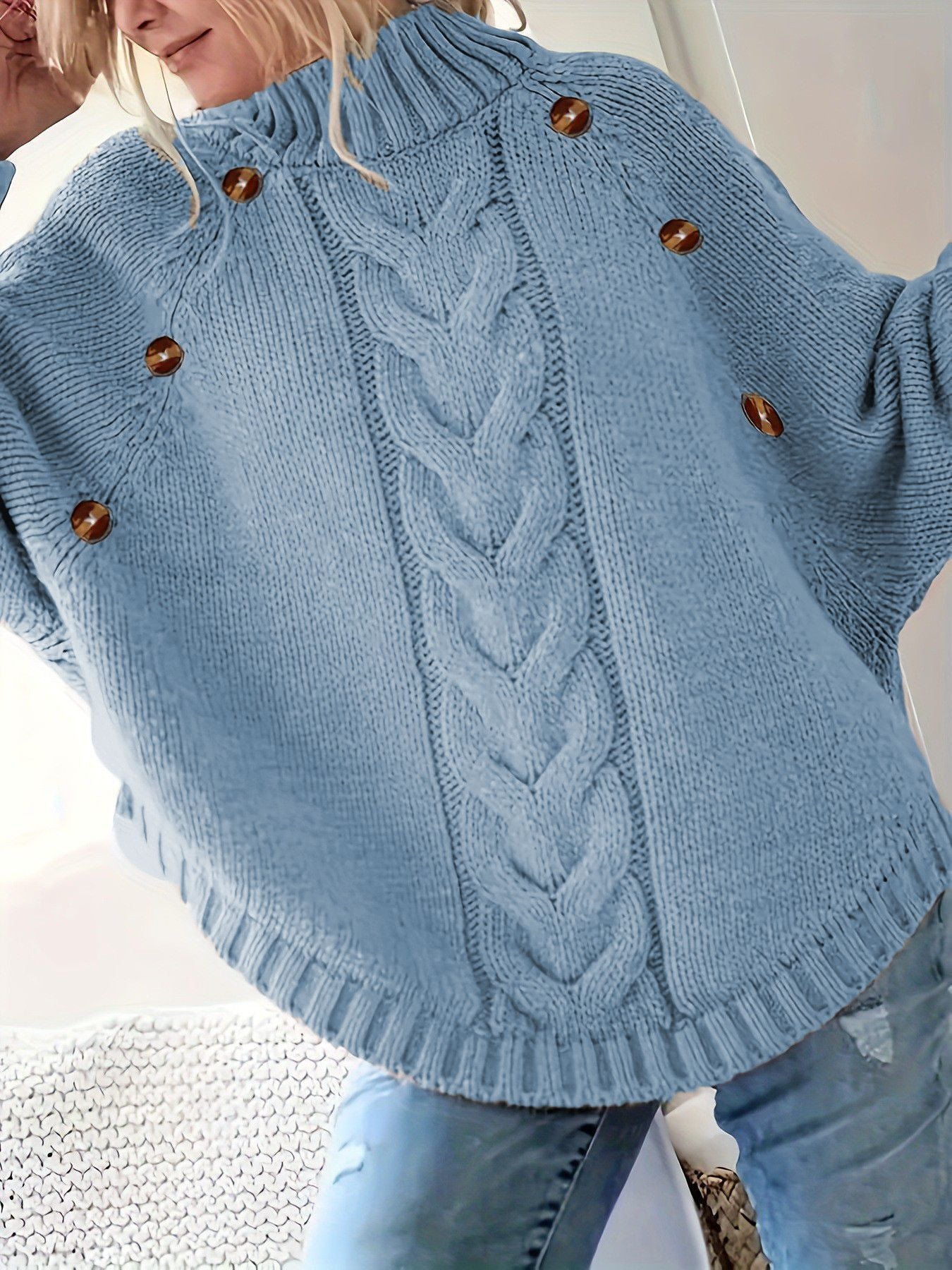 Damen Lockere Strickpullover mit hohem Kragen und dekorativen Knöpfen Stalluxe