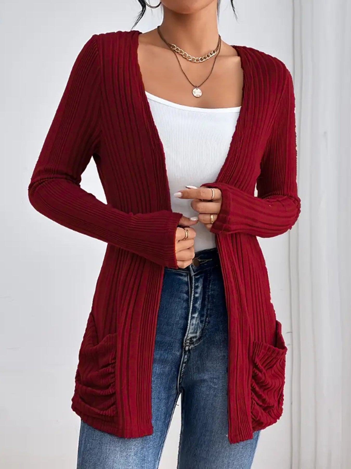 Damen Strickjacke mit raffinierten Rüschen und seitlichen Taschen Stalluxe