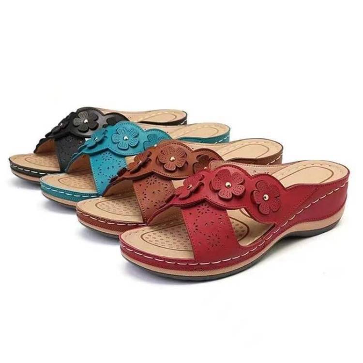 Damen Komfortable Sandalen mit modischen Blumenapplikationen Stalluxe