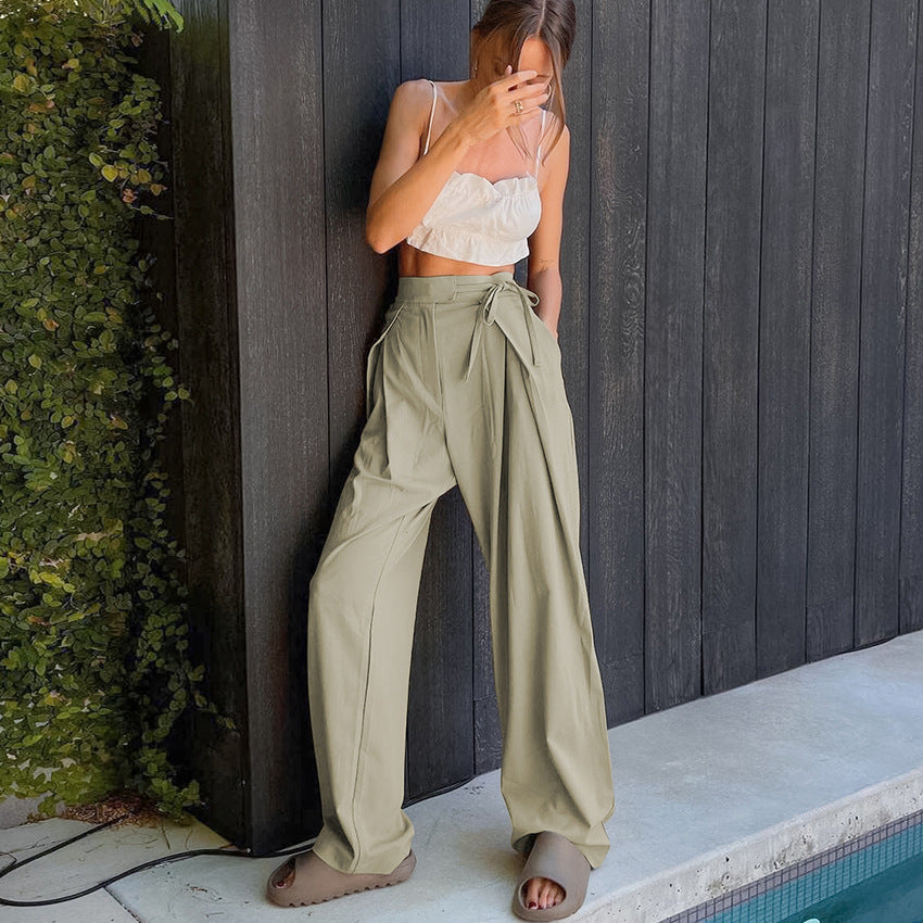 Damen Weite, hoch taillierte Stoffhose mit Bundfalten und Gürteldetail Stalluxe