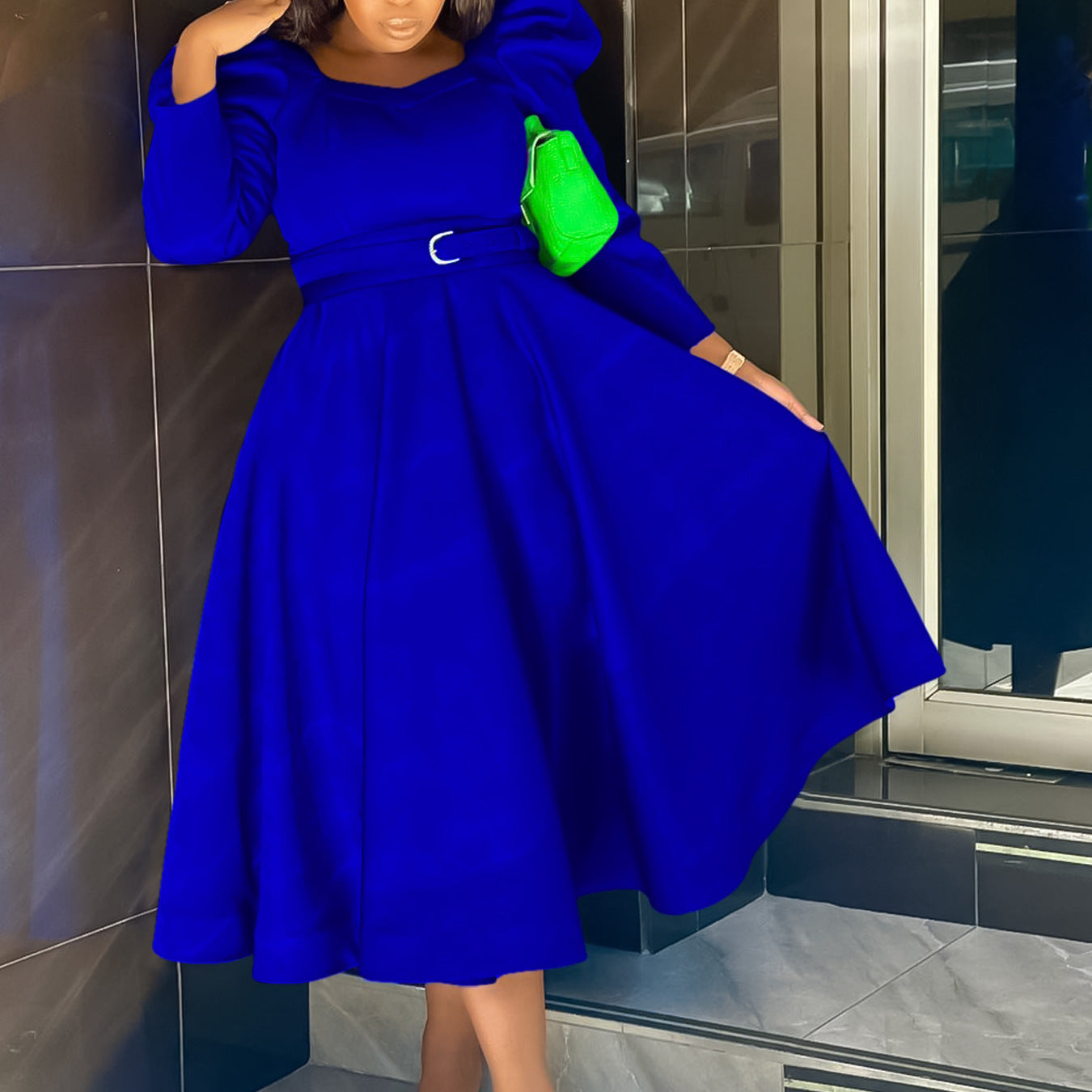 Damen Midikleid mit eleganten Puffärmeln und Gürtel Stalluxe
