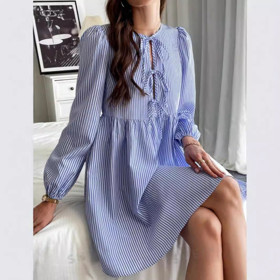 Damen Kleid mit verspieltem Schnitt und Rüschendetails Stalluxe