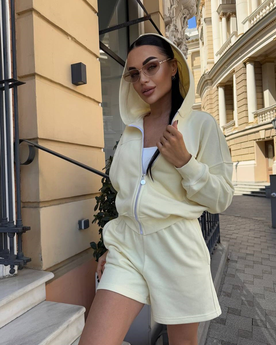 Damen trendy Kapuzenjacke und Shorts Set Stalluxe