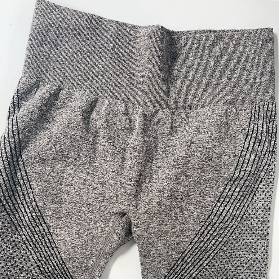 Damen Funktionsleggings mit atmungsaktivem Design und strukturierten Einsätzen Stalluxe