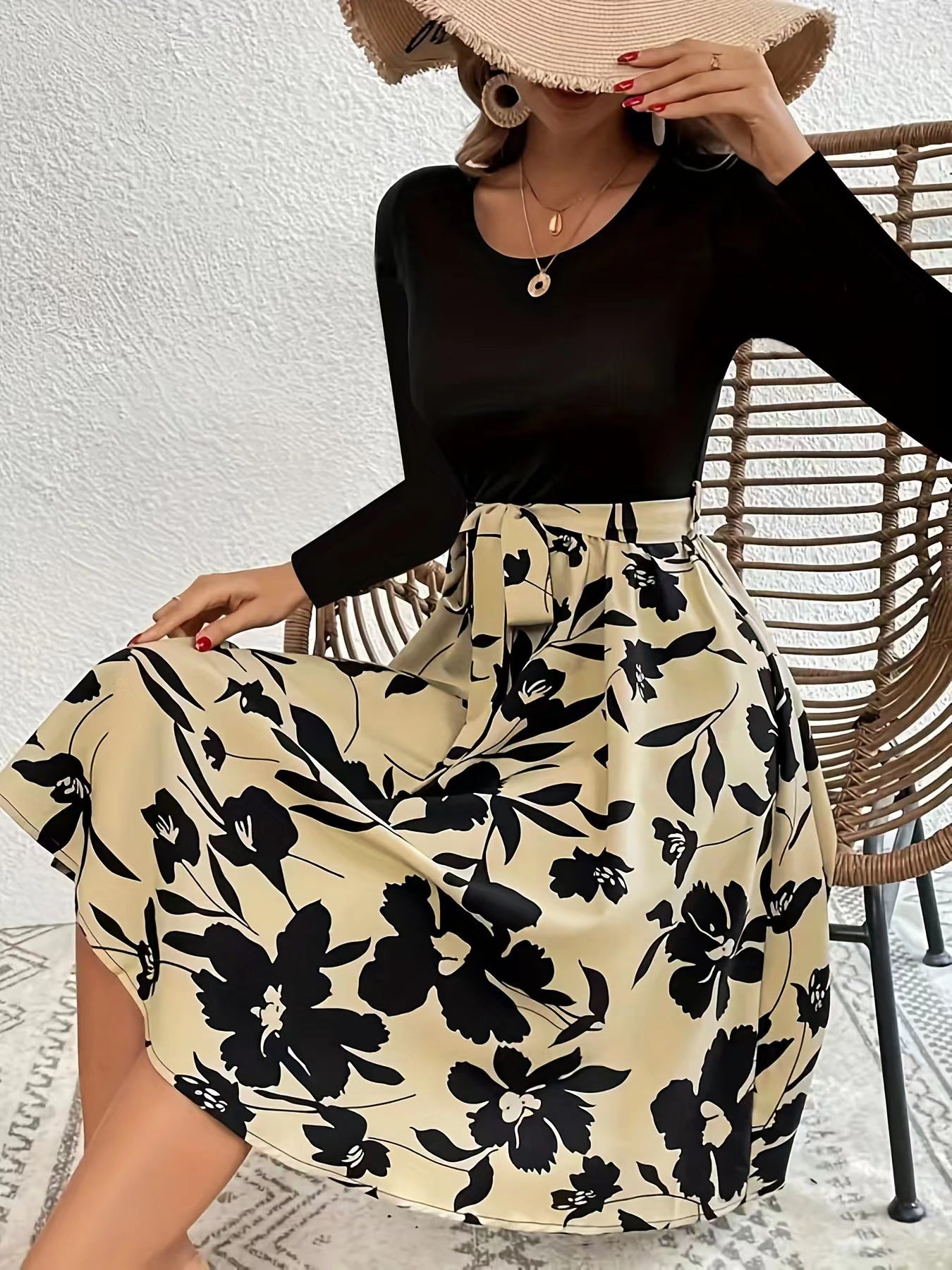 Damen Elegantes Midikleid mit floralem Print und gesmoktem Oberteil Stalluxe
