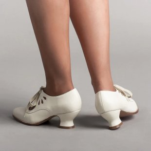 Damen Elegante Schnürpumps mit moderner Öffnung und klassischem Design Stalluxe