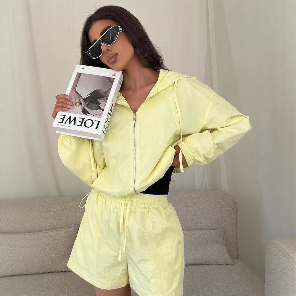 Damen modischer Kapuzenjacke und Shorts Set Stalluxe