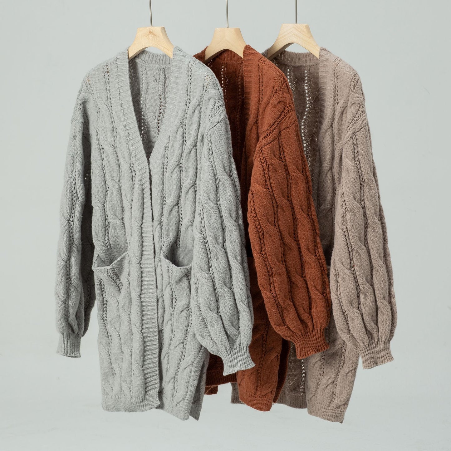Damen Strickjacke mit V-Ausschnitt und praktischen Taschen Stalluxe