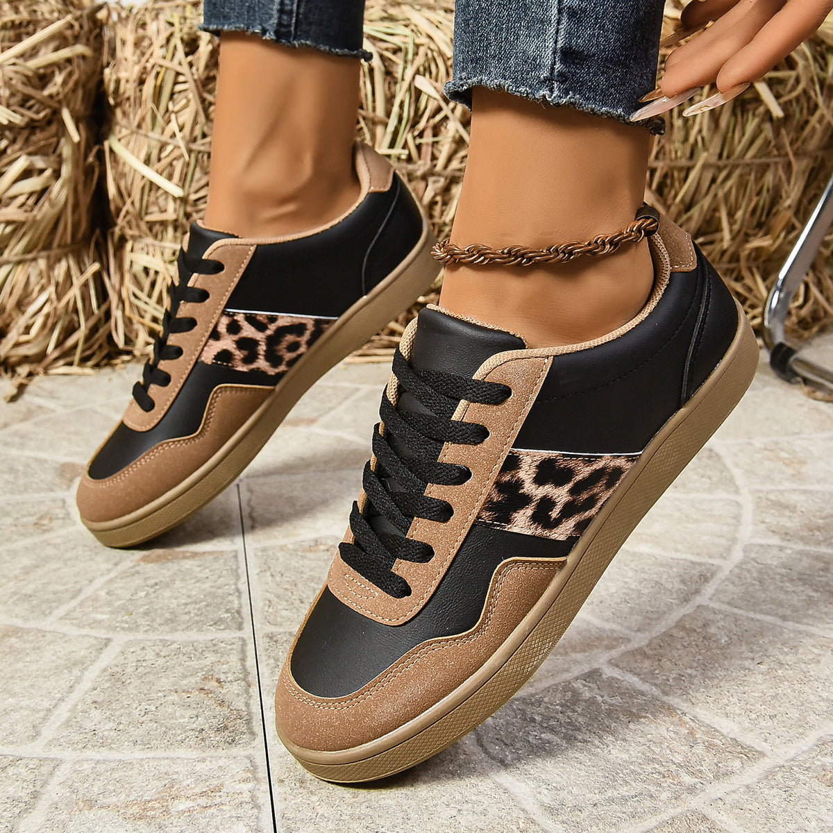Damen modische Sneakers mit animalischem Print und gepolstertem Fußbett Stalluxe