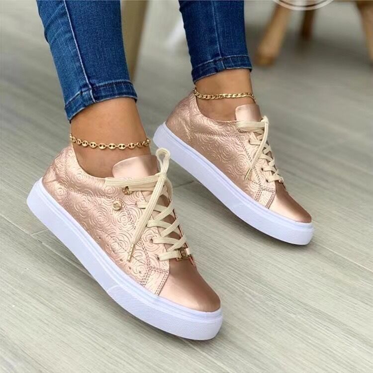 Damen Sneakers mit stilvollem Blütenmuster und glamourösen Akzenten Stalluxe