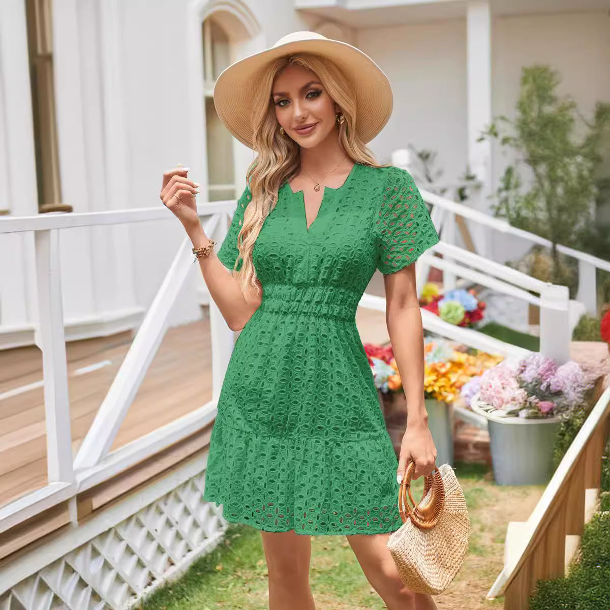 Damen modisches Freizeitkleid mit Lochmuster und Tüllsaum Stalluxe