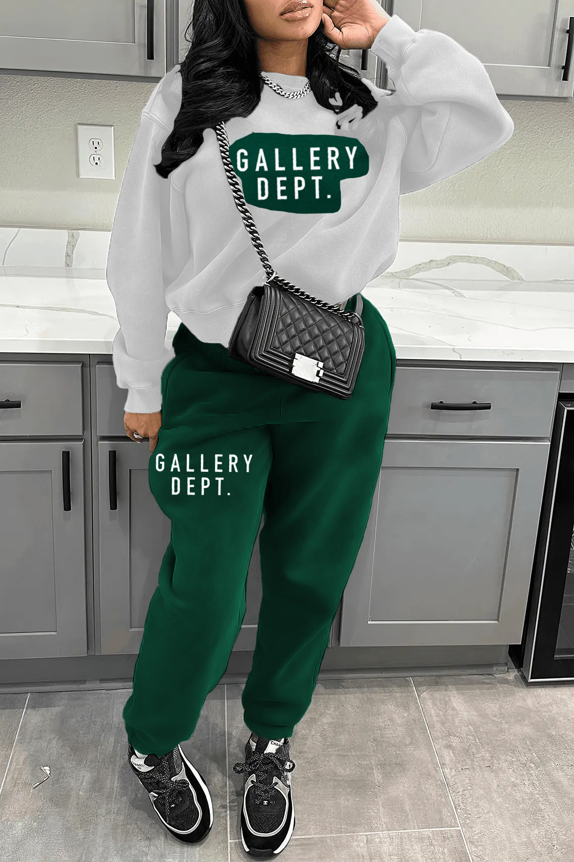 Damen Sweatshirt und Hose Set mit modernem Grafikdesign Stalluxe