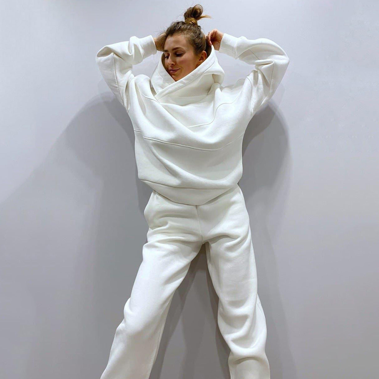 Damen lässiger Hoodie mit lässiger Jogginghose im modernen Schnitt Stalluxe